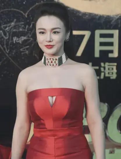 冉莹颖网红,从网红到健身女神，她的蜕变之路”