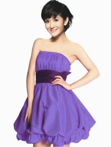 谢娜照片家庭背景,从平凡家庭走向舞台明星的璀璨人生